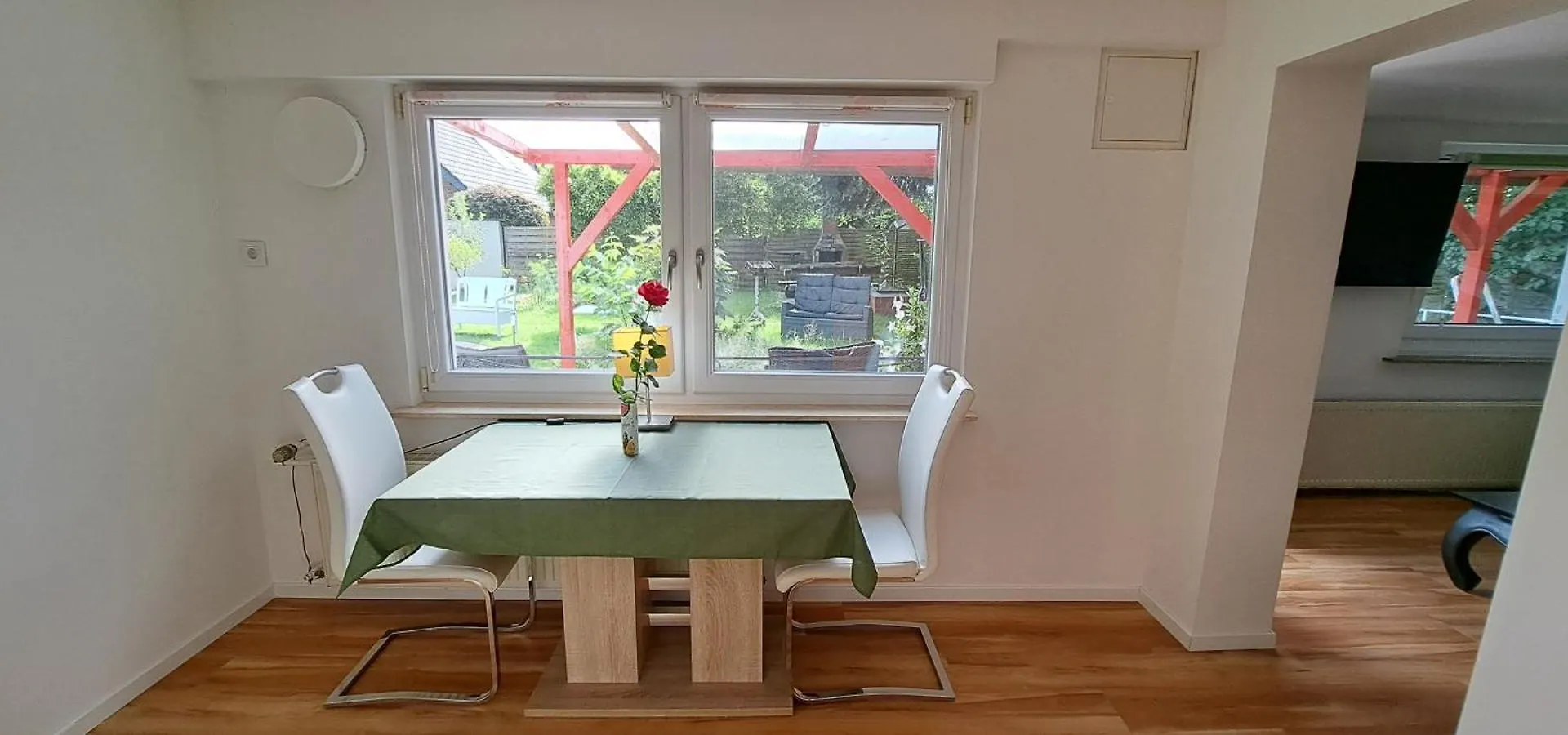 Bungalow an der Tanne mit überdachter Terrasse Düsseldorf Apartment