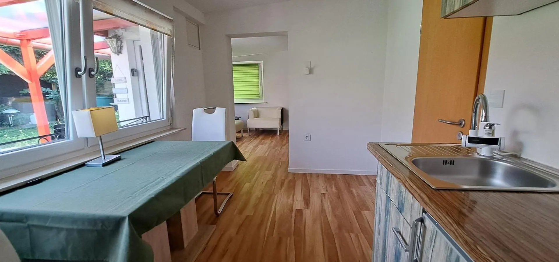 Bungalow an der Tanne mit überdachter Terrasse Düsseldorf 0*,